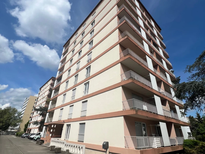 Appartement à rénover avec Balcon 5