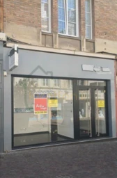 Local commercial moderne en plein centre-ville 1