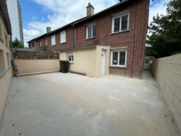 Immeuble - 5 lots rénovés avec extérieur 1