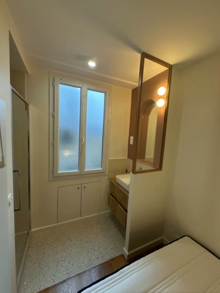 Charmant 1 chambre & 1 salon refait à neuf – Ascenseur, proche métro Porte de Champerret (loyer tout inclus) 3