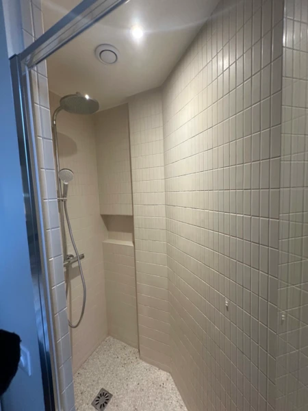 Charmant 1 chambre & 1 salon refait à neuf – Ascenseur, proche métro Porte de Champerret (loyer tout inclus) 5