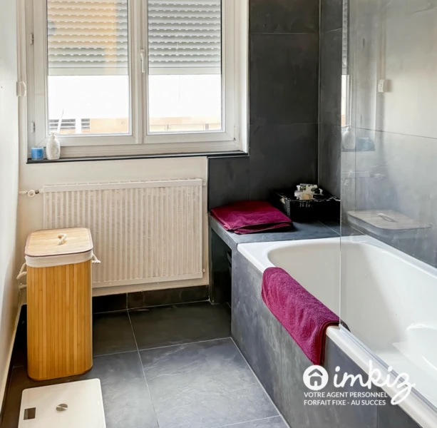 Appartement 2 pièces rénové, avec parking 6