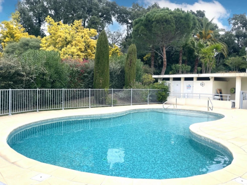 St Raphaël Boulouris Appartement front de mer 3 pièce(s) 76m2 Terrasse Garage Piscine 5