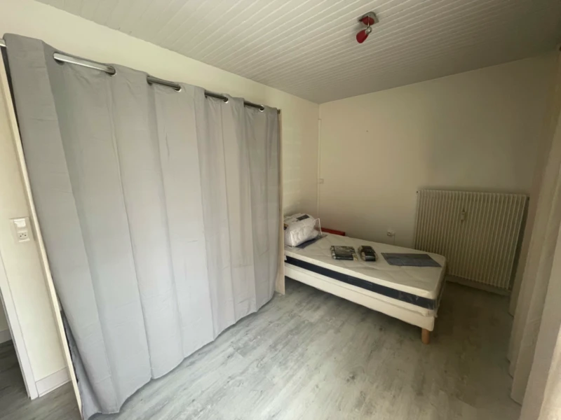 Magnifique appartement de 4 pièces, meublé et rénové dans une belle résidence de standing. 4