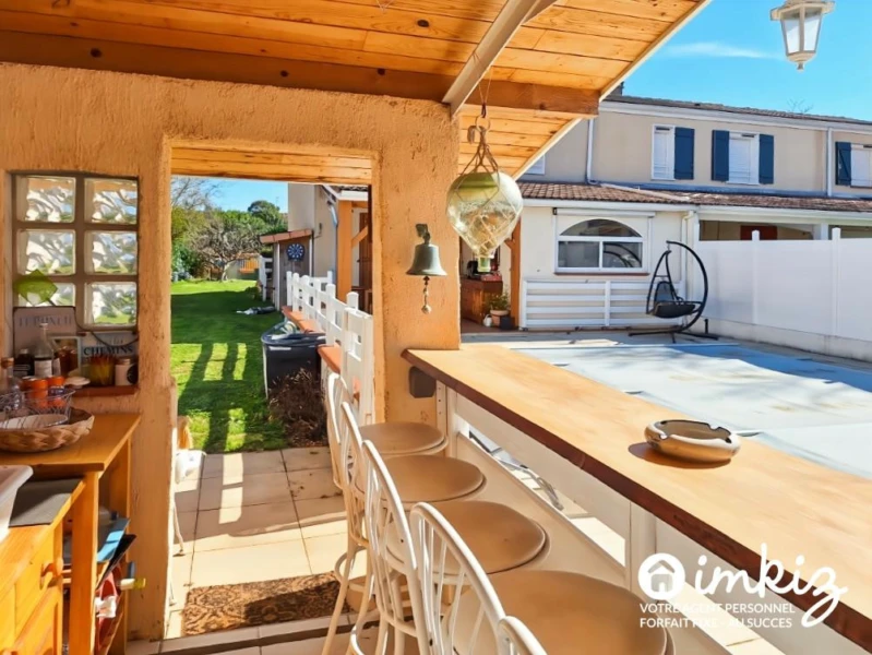 Maison avec sous-sol complet, piscine et jardin 8