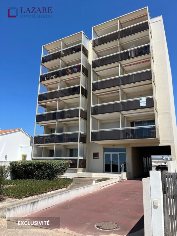 A VENDRE APPARTEMENT T3 AVEC VUE SUR MER 1