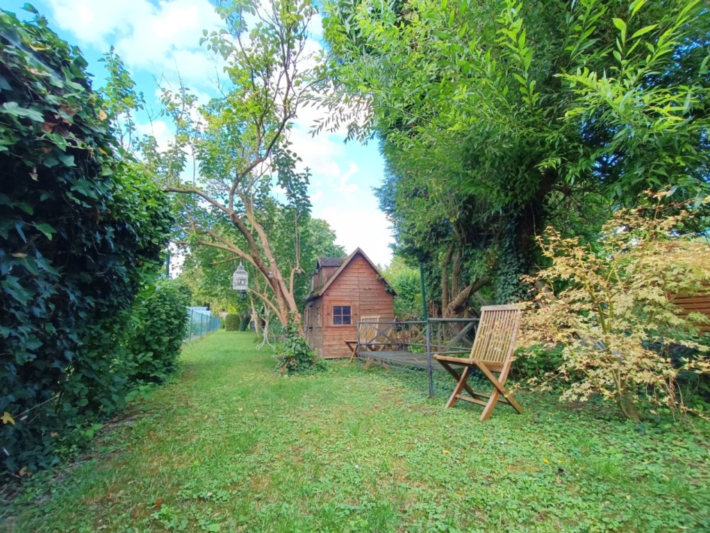 Amiénoise rénovée, 4 chambres et jardin 5