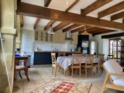 GERS DOMAINE XVIIIème GITES 1,8HA 3