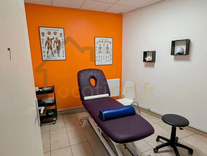 Centre paramédical avec piscine - Rentabilité nette 8% 11