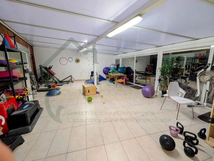 Centre paramédical avec piscine - Rentabilité nette 8% 5