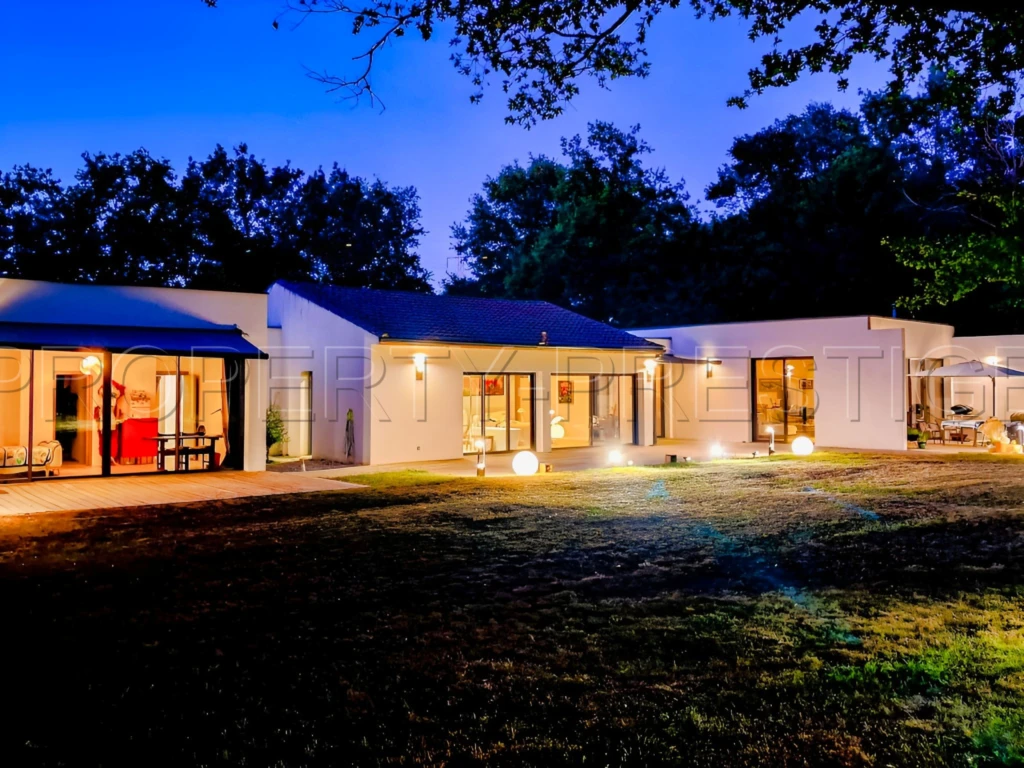 TOULOUSE MAISON ARCHITECTE 200 M² 1,2 HA 13