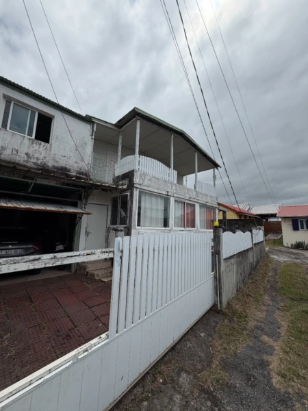 Maison T4 occupée à Sainte-Anne (97437) 9