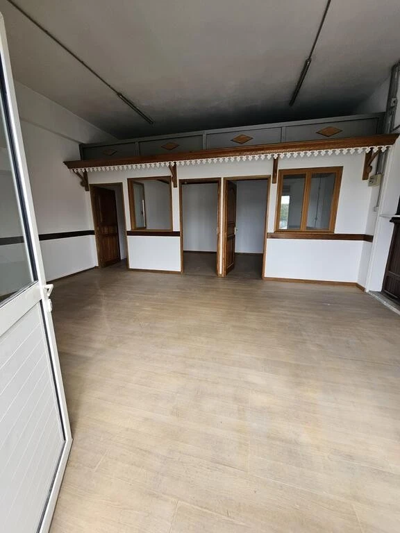 Local de 50m2 SAINT BENOIT BUTOR 3