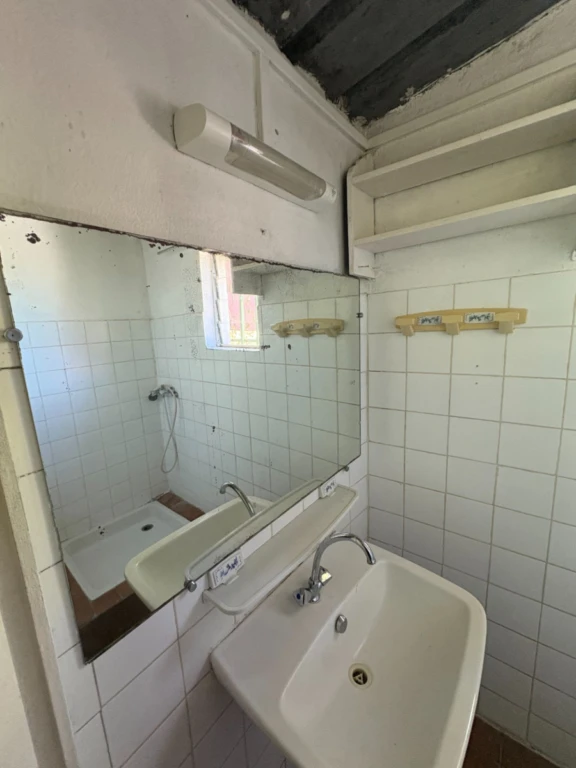 maison divisée en deux logements T3 8