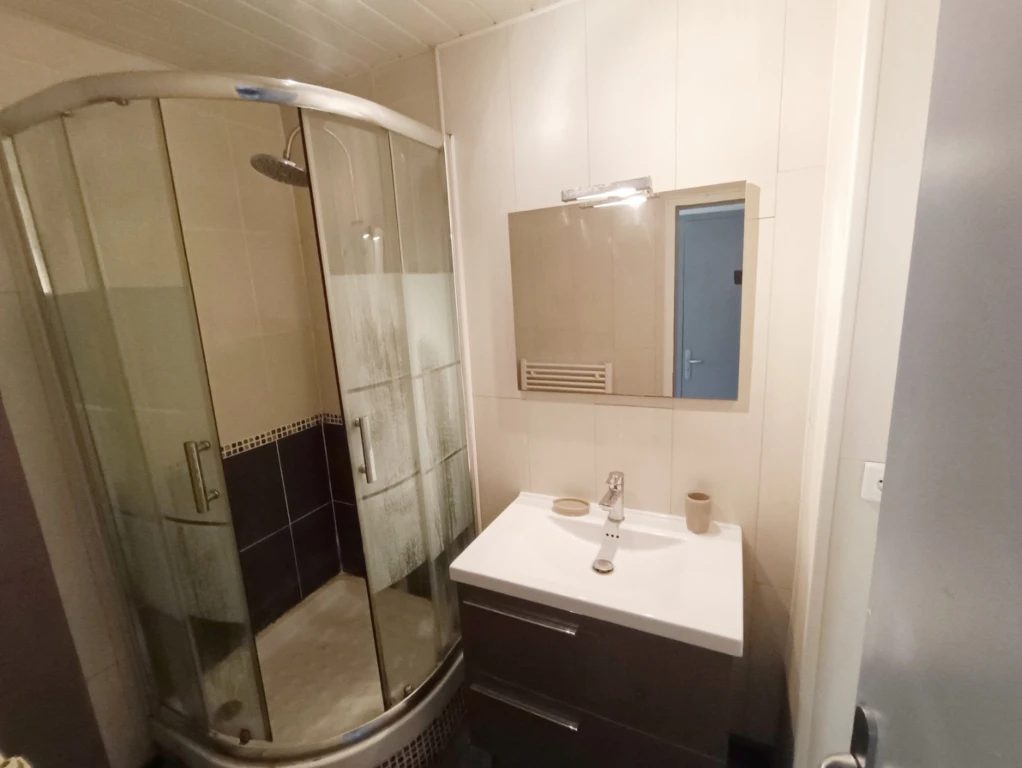 Maison 4 chambres avec petite cour 15