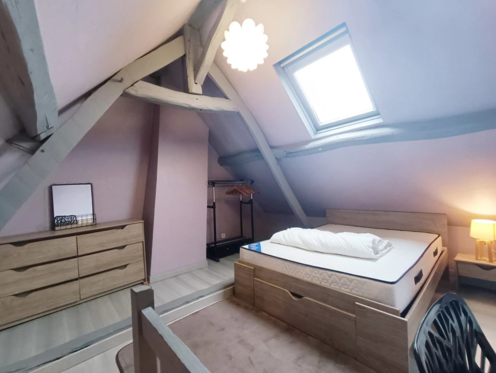 Maison 4 chambres avec petite cour 12