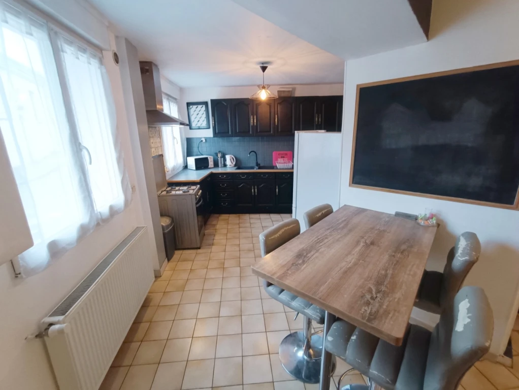 Maison 4 chambres avec petite cour 3