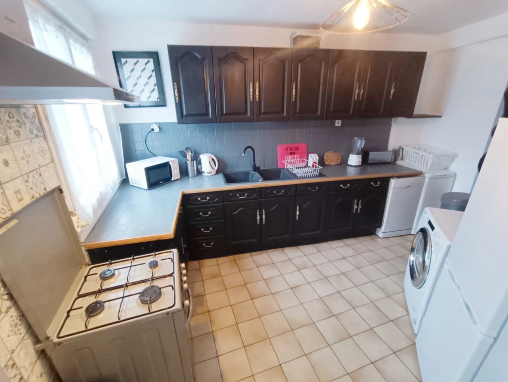 Maison 4 chambres avec petite cour 4