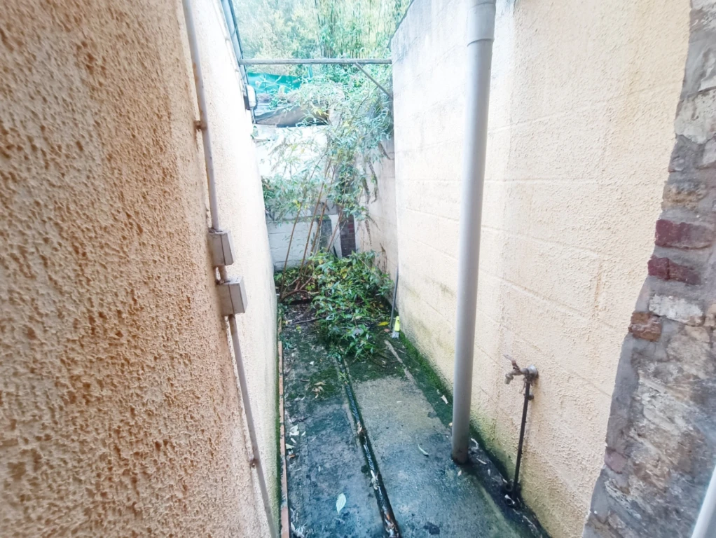 Maison 4 chambres avec petite cour 5