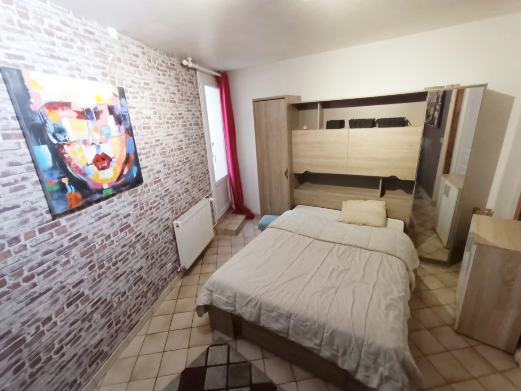 Maison 4 chambres avec petite cour 6