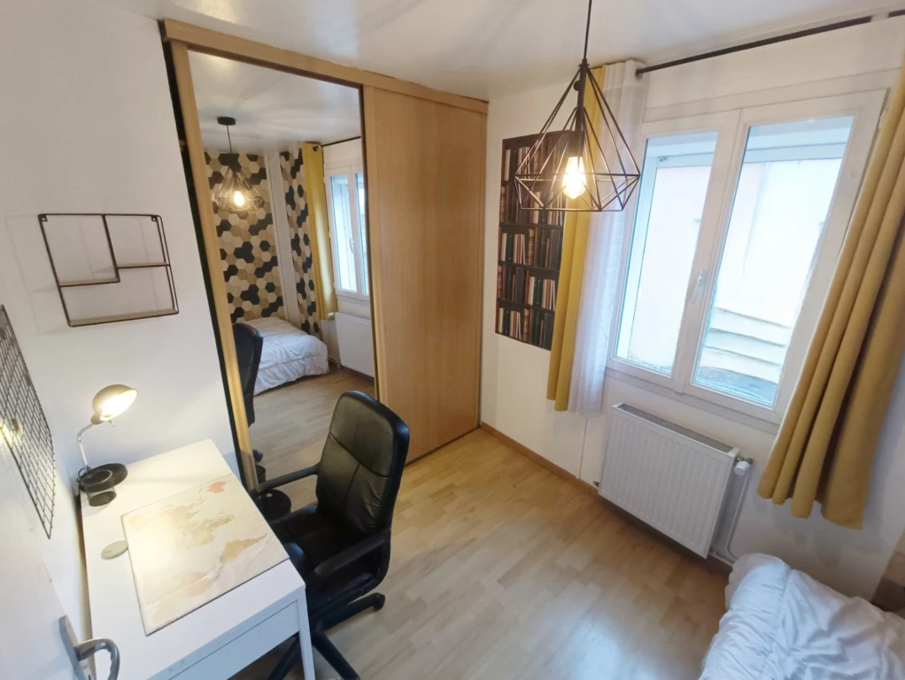 Maison 4 chambres avec petite cour 9
