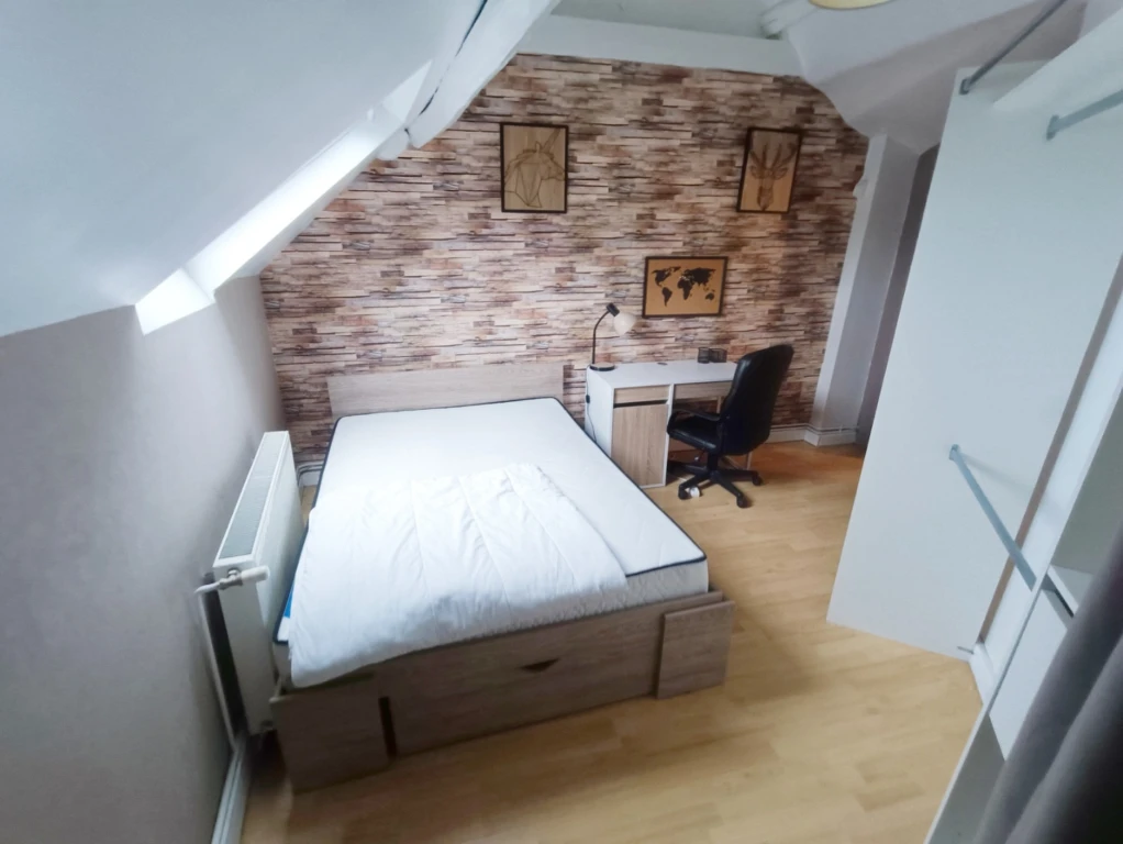 Maison 4 chambres avec petite cour 10