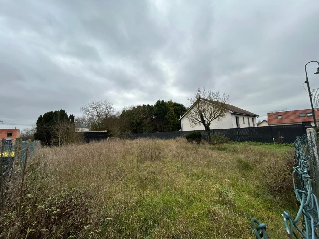 Terrain 472m2 avec liberté de projet 1