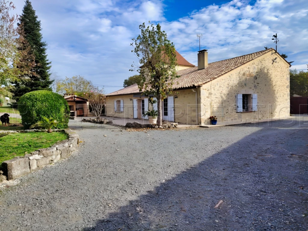 DOMAINE ÉQUESTRE EN PÉRIGORD 2.4 HA 1