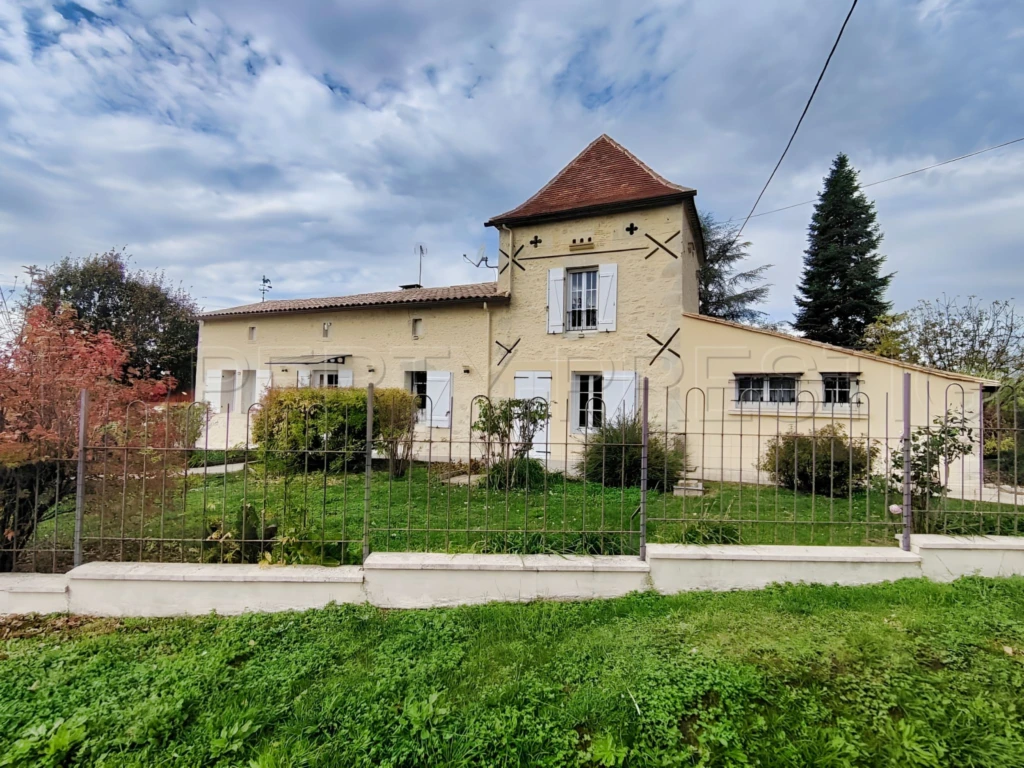 DOMAINE ÉQUESTRE EN PÉRIGORD 2.4 HA 6