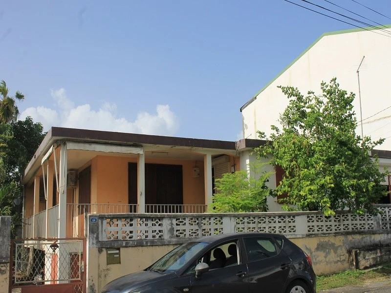 Terrain de 291 m² - Le Moule 2