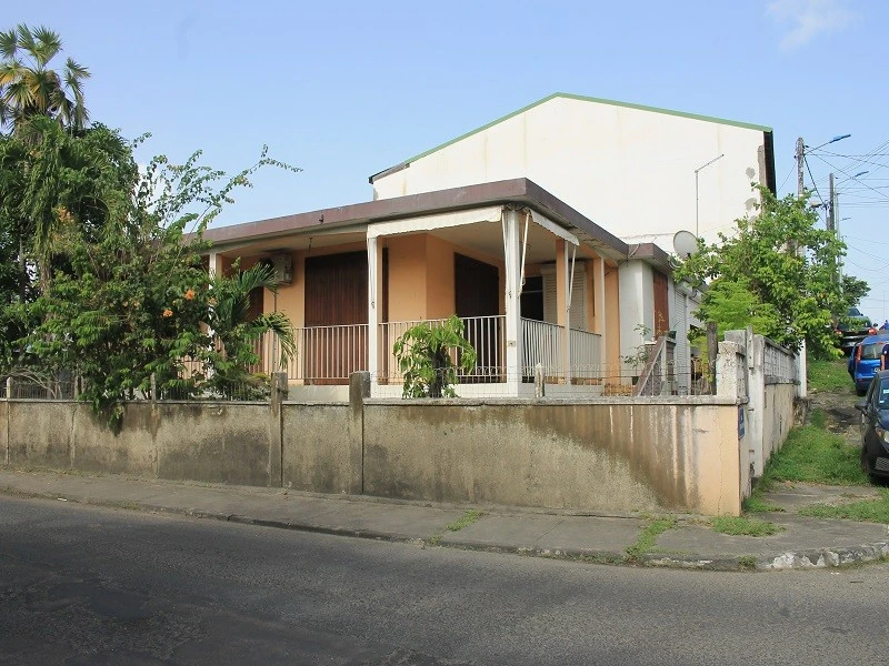 Terrain de 291 m² - Le Moule 3