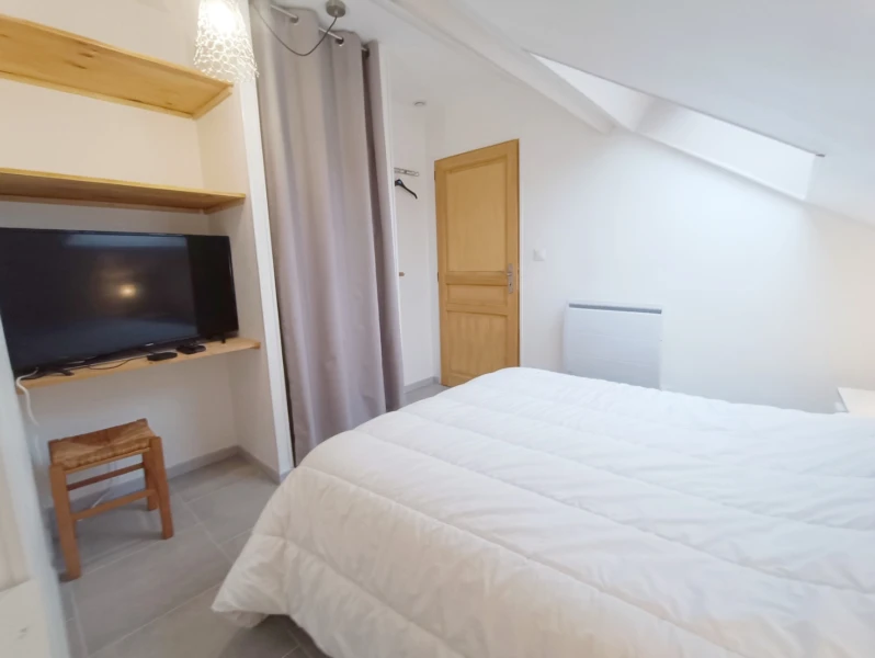 Appartement meublé avec 2 coins nuit 7