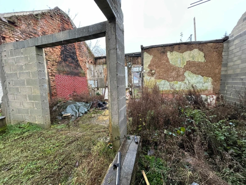 Lot de 2 maisons à rénover avec jardin 9