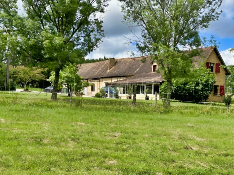 PERIGORD PROPRIETE RURALE 10 HA ETANG 11