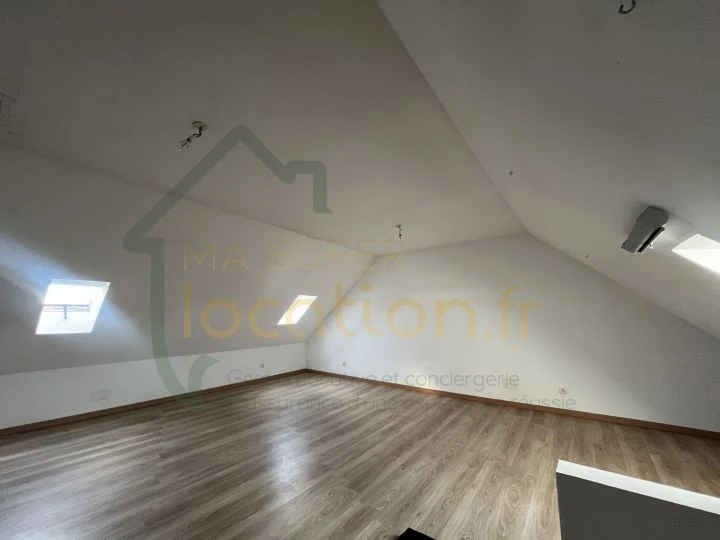 IDEAL ENTREPRENEUR - Grande maison avec entrepôt de 150m2 9