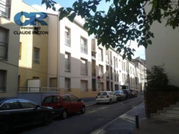 HOPITAL CENTRAL - BEAU 2 PIECES A VENDRE 3