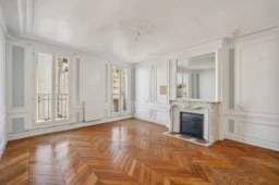 EXCLUSIVITÉ – Appartement 5 pièces - Pl de Clichy 1