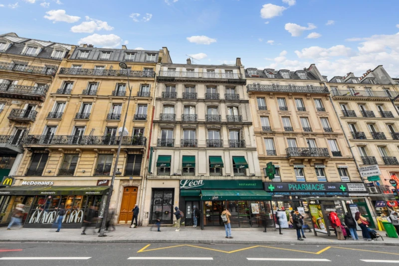 EXCLUSIVITÉ – Appartement 5 pièces - Pl de Clichy 15