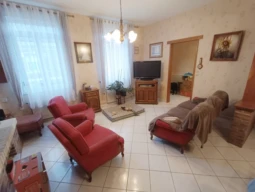Maison avec 4 chambres, jardin et garage 1