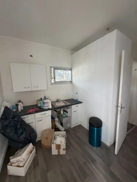 Local commercial vide de 32 m2 3