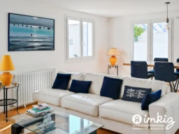 Maison renovée en 2024, proche commerces, port 1