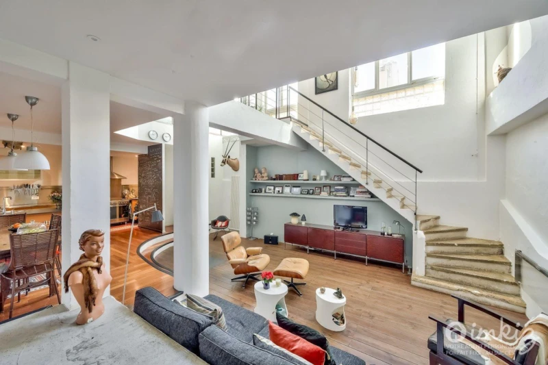 Appartement de caractère, calme, lumineux 2