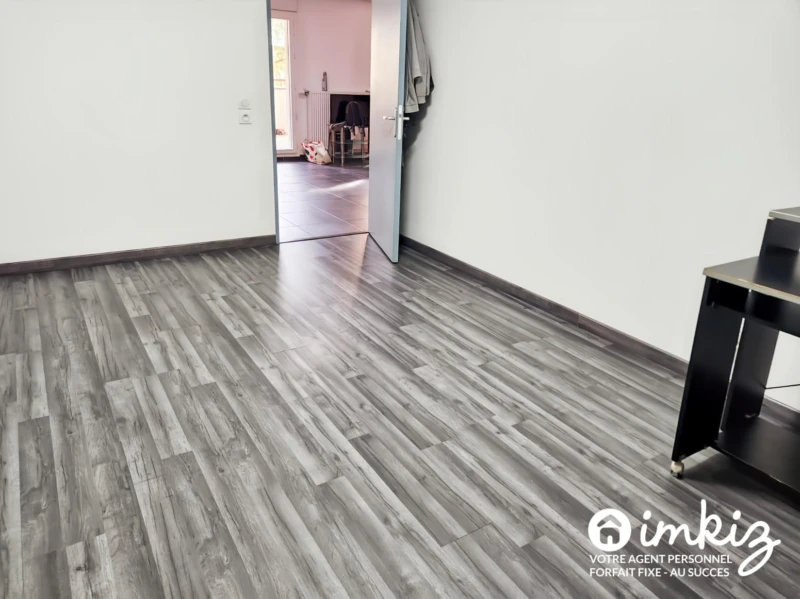 Appartement 3 pièces traversant avec balcon 10 m² 6