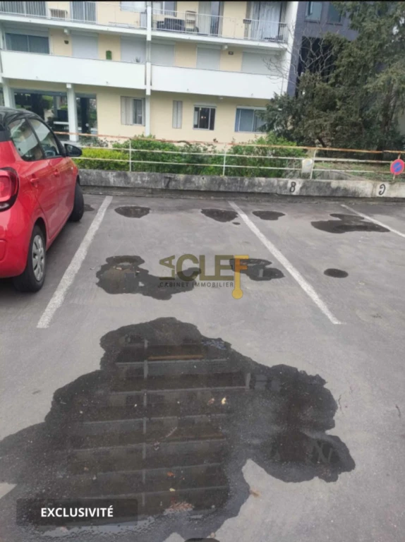 Place de parking Avenue Aristide Briand 1