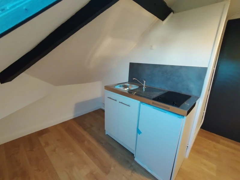 Studio meublé proche hyper centre 4