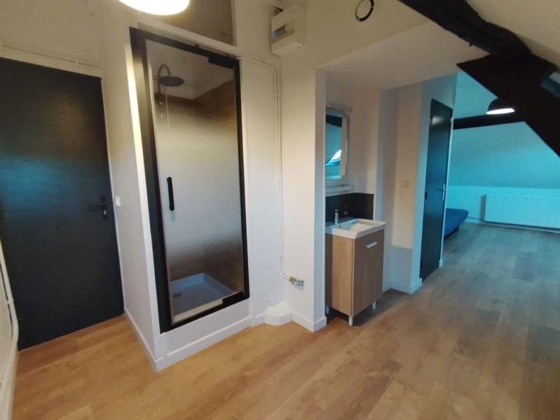Studio meublé proche hyper centre 6