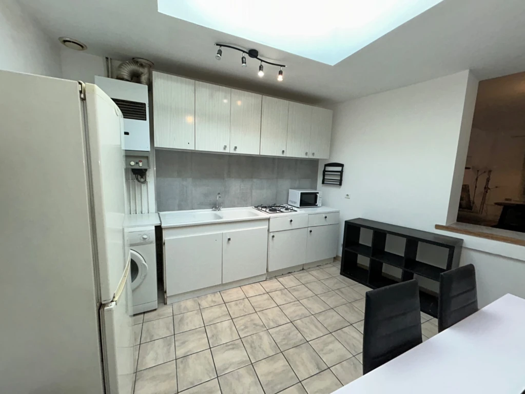 Maison 2 chambres, bureau et cour 5