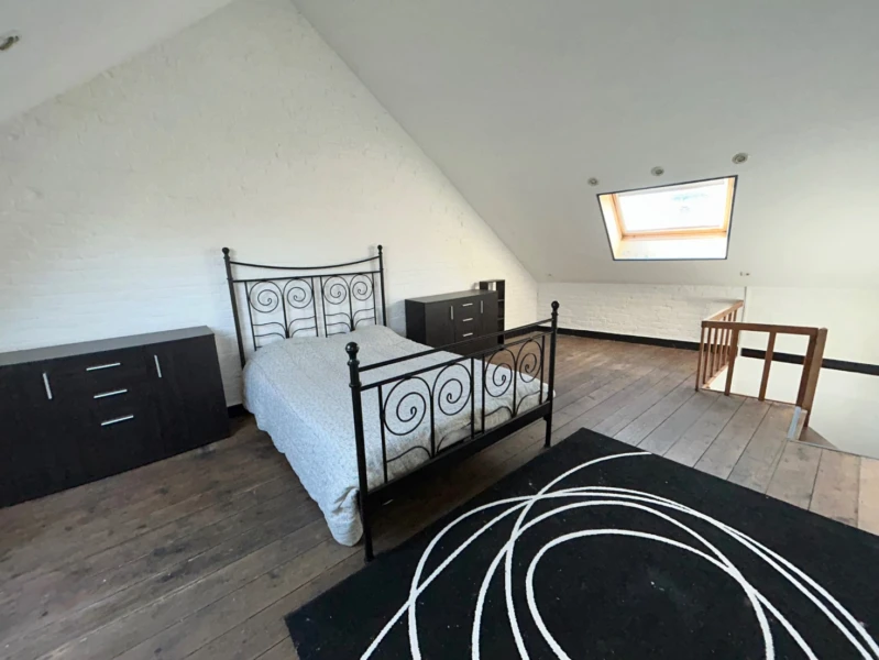Maison 2 chambres, bureau et cour 9
