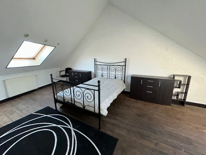Maison 2 chambres, bureau et cour 10