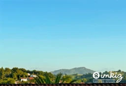 Appartement T3 au calme  bourg hors surtourisme 2